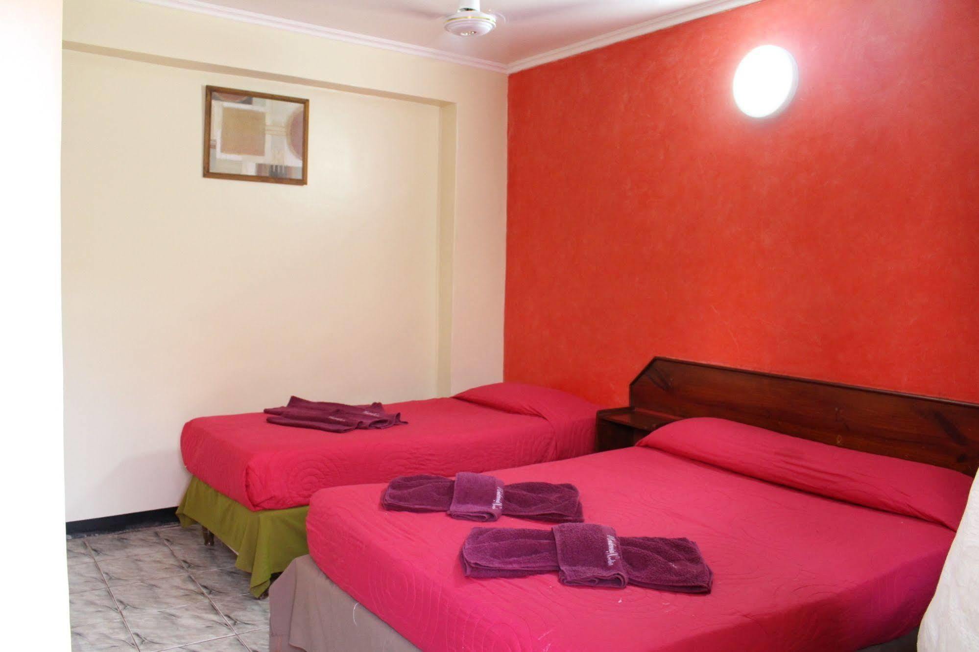 Residencial Noelia Hostel Puerto Iguazú Esterno foto