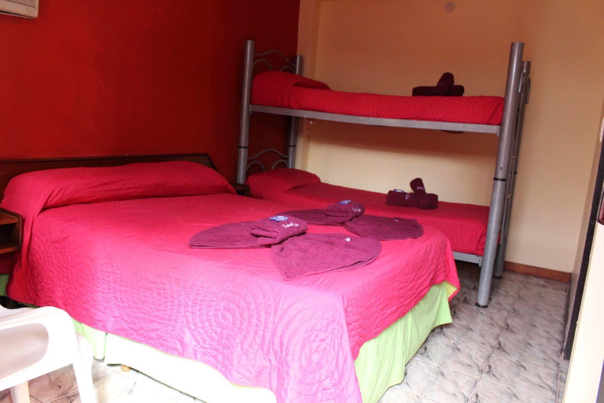 Residencial Noelia Hostel Puerto Iguazú Esterno foto