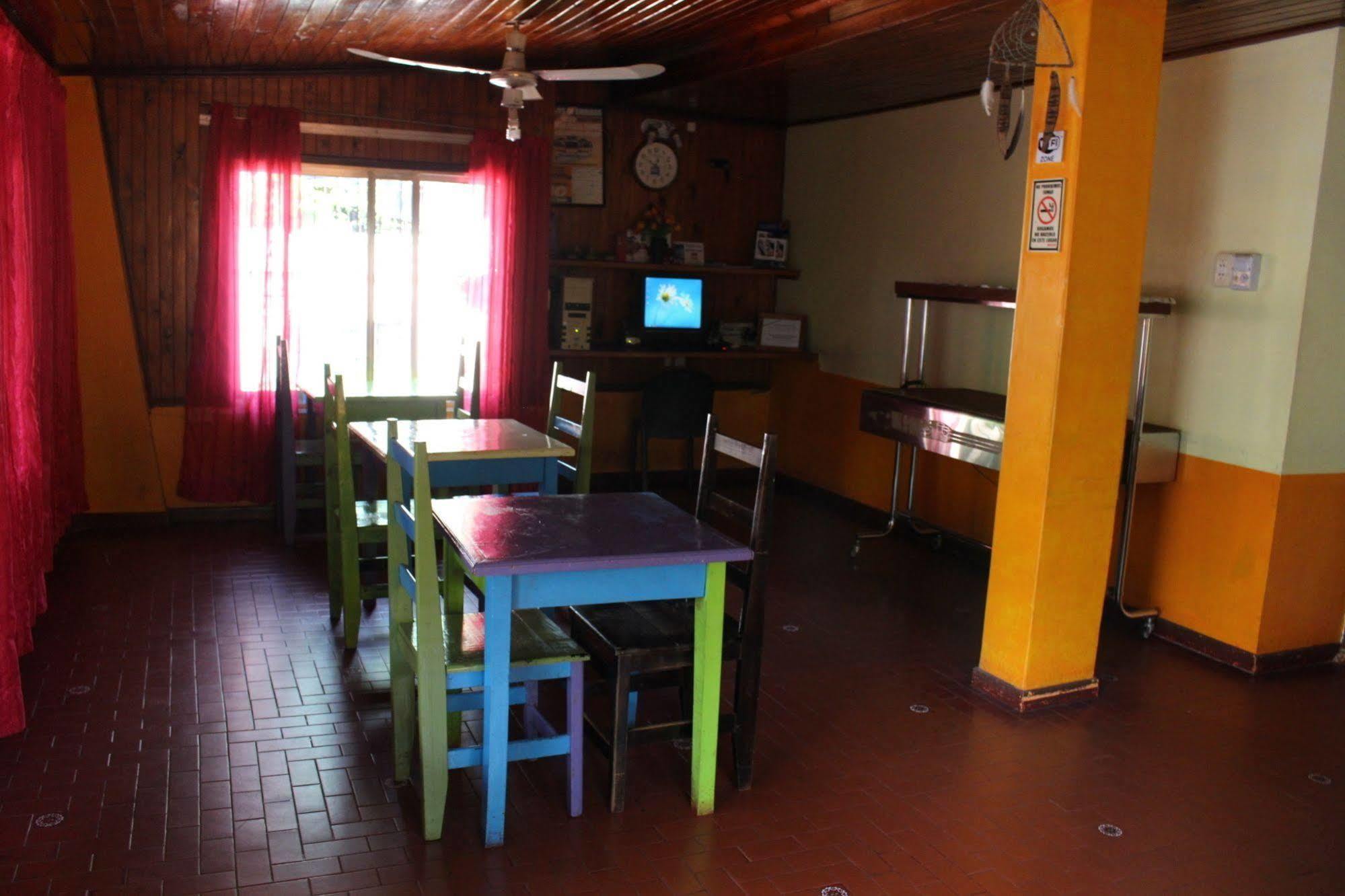 Residencial Noelia Hostel Puerto Iguazú Esterno foto