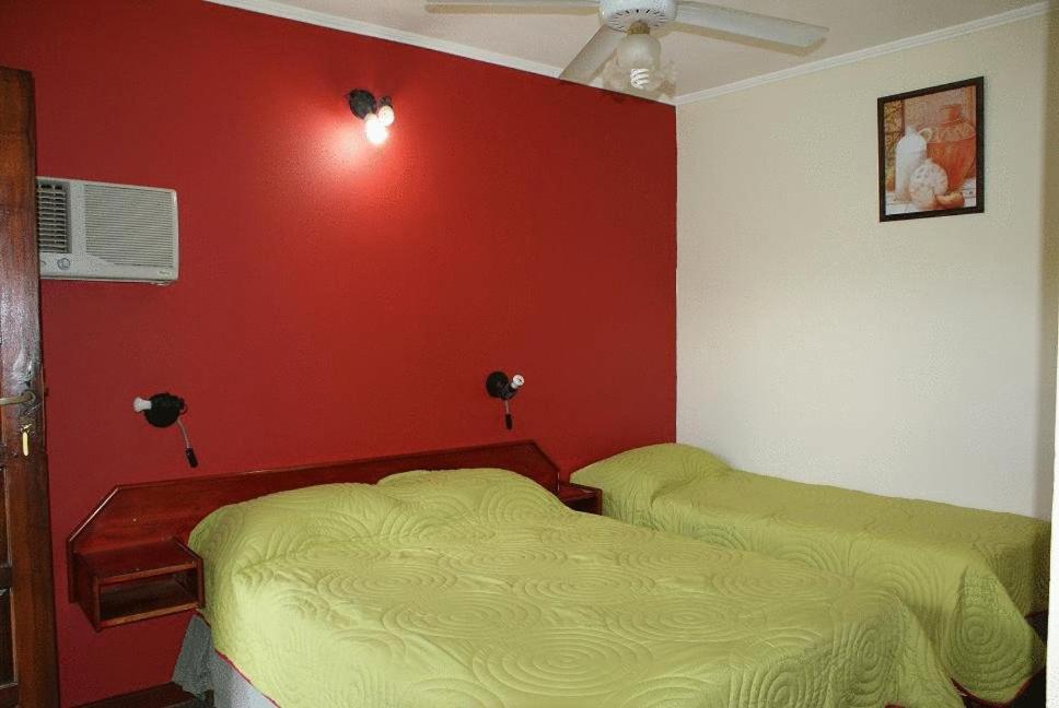 Residencial Noelia Hostel Puerto Iguazú Esterno foto